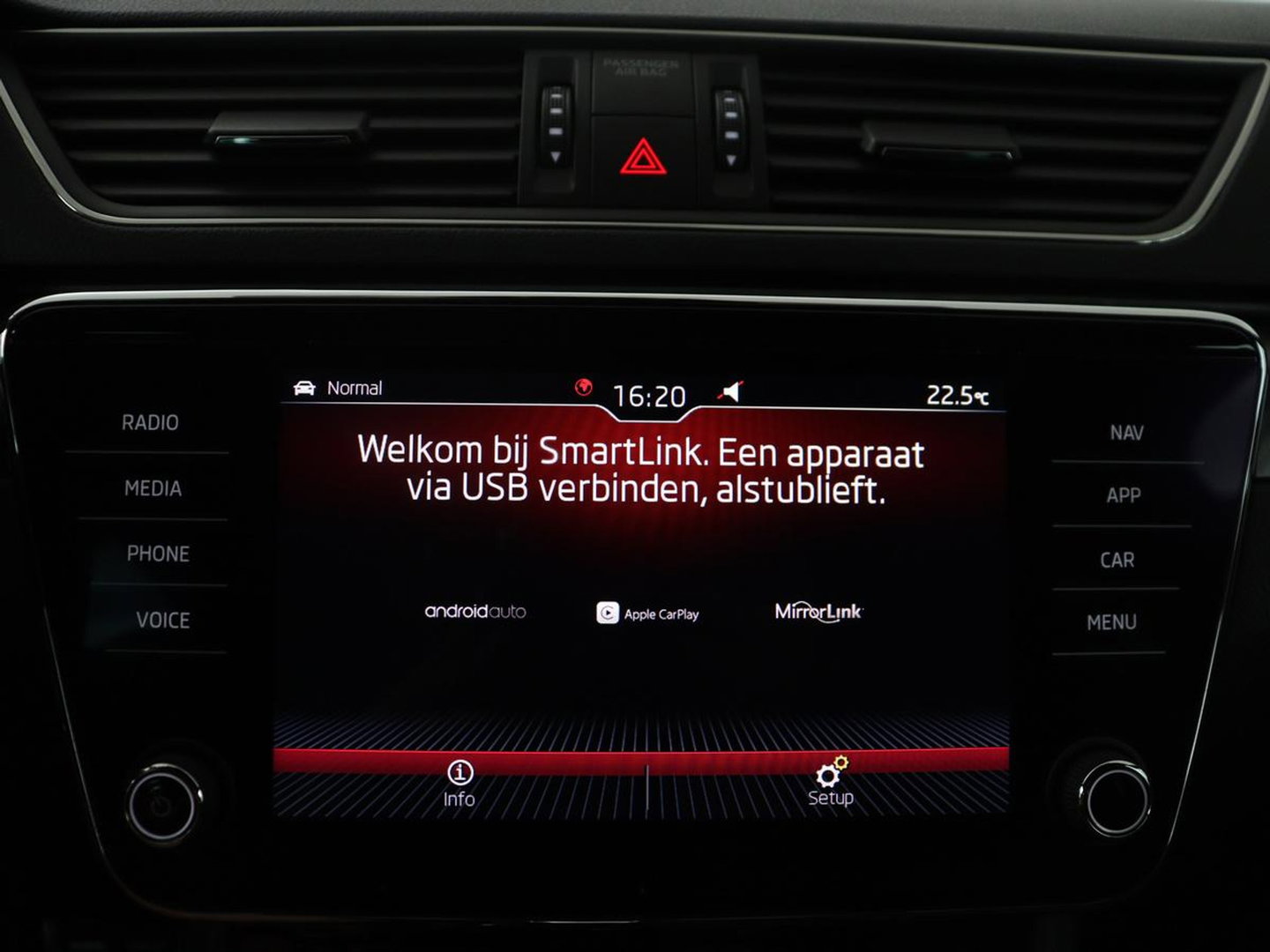Škoda Superb Combi 1.5 TSI ACT Sportline Business | Leder/alcantara | Memory | Stoelverwarming | Virtueel dashboard | Park assist | Carplay | Navigatie | Climate control | Sfeerverlichting | Elektrische achterklep