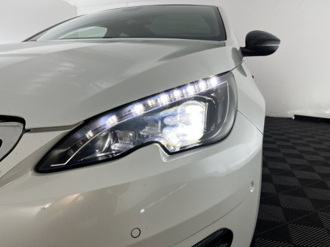 Peugeot 308 SW 1.2 PureTech GT-line Aut. *PANO | LEATHER-MICROFIBRE | FULL-LED | DENON-AUDIO | BLIND-SPOT | SPORT-SEATS | NAVI-FULLMAP | KEYLESS | DAB | SHIFT-PADDLES | LANE-ASSIST | CAMERA | ECC | CARPLAY | PDC | 18''ALU | TOW