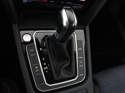 Volkswagen Passat Variant 1.4 TSI PHEV GTE Business | SOH 92,8% | Adaptive Cruise | Stoelverwarming | Massage | Camera | LED | Carplay | Climate control