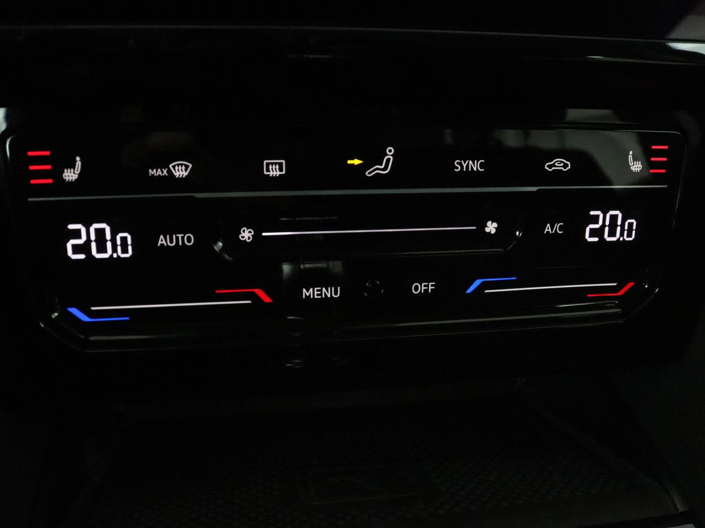Volkswagen Passat Variant 1.4 TSI PHEV GTE Business | SOH 92,8% | Adaptive Cruise | Stoelverwarming | Massage | Camera | LED | Carplay | Climate control