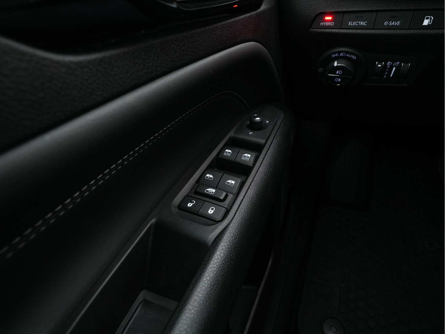 Jeep Compass 4xe 190 Plug-in Hybrid Electric Limited Lease Ed. (INCL-BTW) *LEATHER-FABRIC | FULL-LED | ADAPTIVE-CRUISE | CAMERA | CARPLAY | BLIND-SPOT | KEYLESS | DAB+ | DIGI-COCKPIT | PRIVACY-GLASS | COMFORT-SEATS | 19''ALU | TOWBAR*
