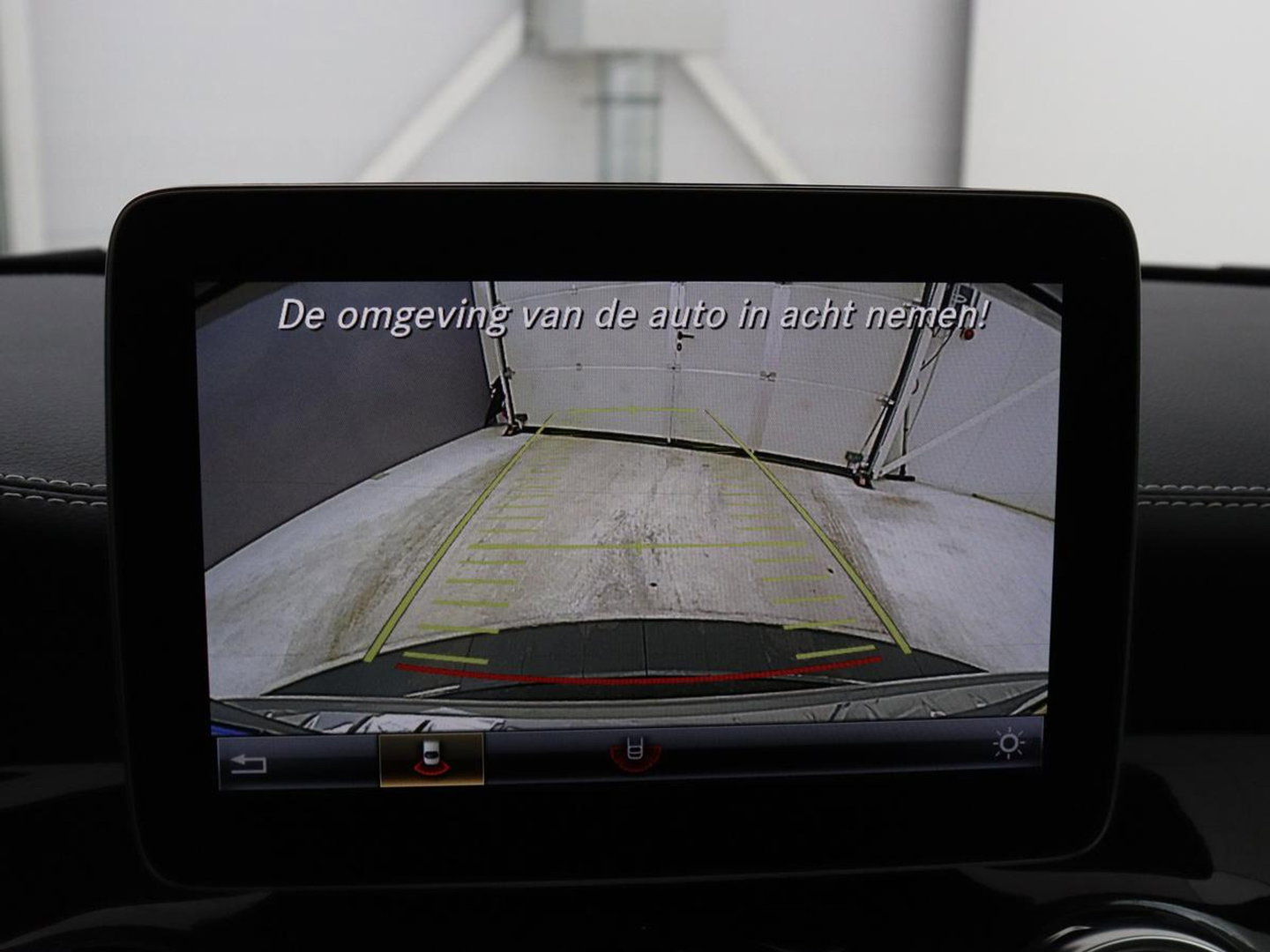 Mercedes-Benz GLA 180 Premium | Panoramadak | Leder | Cruise control | Stoelverwarming | Camera | Park assist | Navigatie | Carplay | Climate control | Full LED