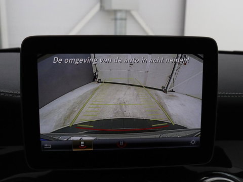 Mercedes-Benz GLA 180 Premium | Panoramadak | Leder | Cruise control | Stoelverwarming | Camera | Park assist | Navigatie | Carplay | Climate control | Full LED