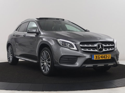Mercedes-Benz GLA 180 Premium | Panoramadak | Leder | Cruise control | Stoelverwarming | Camera | Park assist | Navigatie | Carplay | Climate control | Full LED