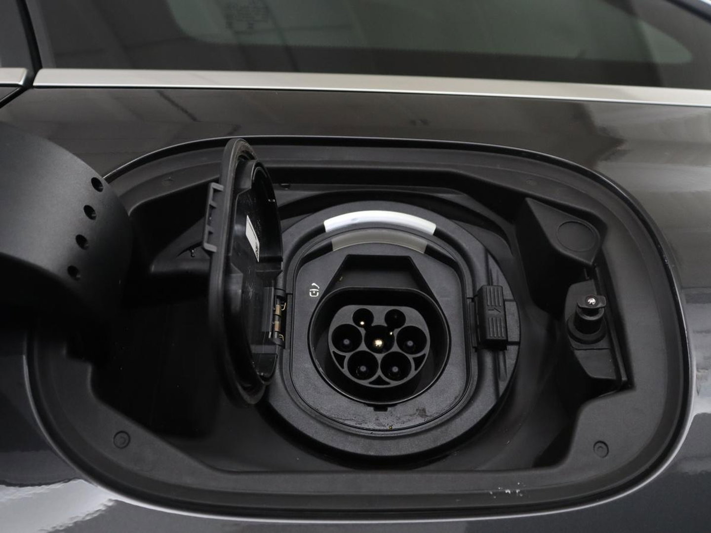 Mercedes-Benz C-Klasse 300 E Estate Avantgarde | SOH 97.6% | 360 camera | Adaptive cruise | Memory | Stoelverwarming | Sfeerverlichting | Carplay | Full LED |