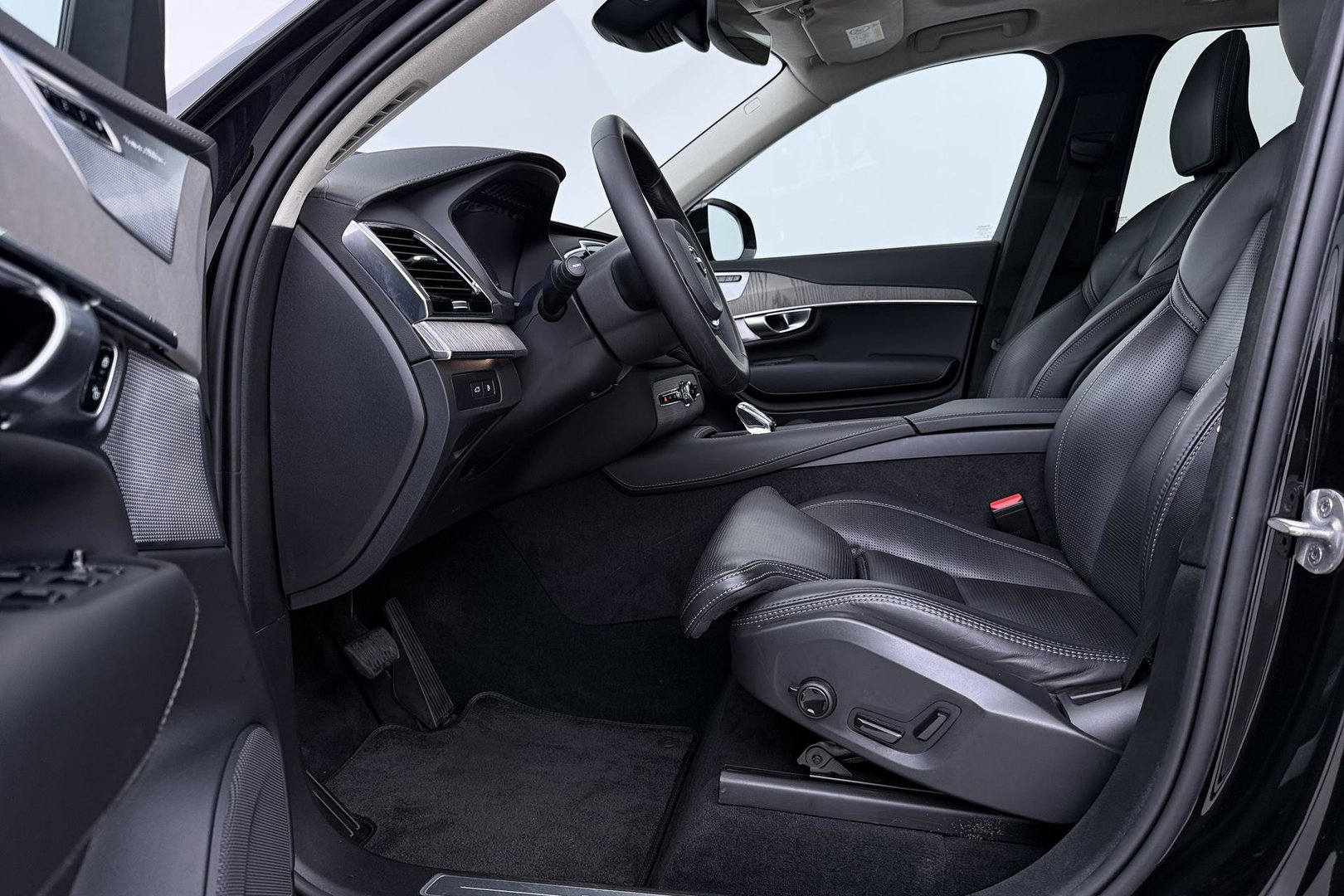 Volvo XC90 T8 Ultimate Dark | Bowers&Wilkins | Massage+Ventilatie | Panoramadak | 360° Camera | Head-Up | BLIS | 22 Inch
