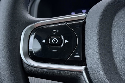 Volvo XC90 T8 Ultimate Dark | Bowers&Wilkins | Massage+Ventilatie | Panoramadak | 360° Camera | Head-Up | BLIS | 22 Inch