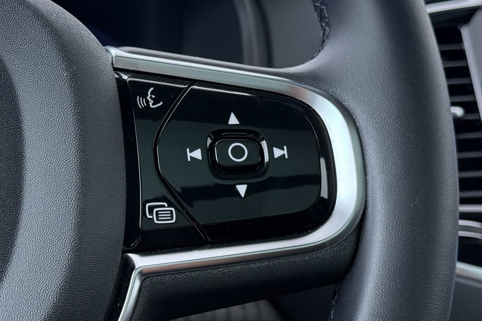 Volvo XC90 T8 Ultimate Dark | Bowers&Wilkins | Massage+Ventilatie | Panoramadak | 360° Camera | Head-Up | BLIS | 22 Inch
