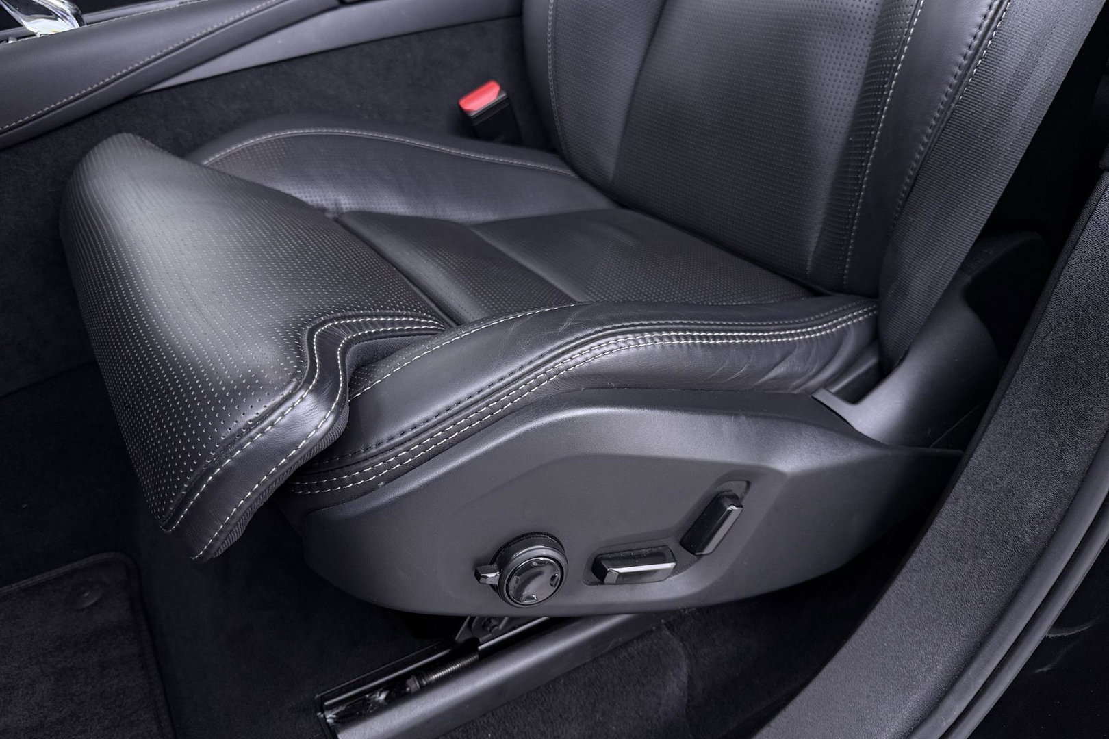 Volvo XC90 T8 Ultimate Dark | Bowers&Wilkins | Massage+Ventilatie | Panoramadak | 360° Camera | Head-Up | BLIS | 22 Inch