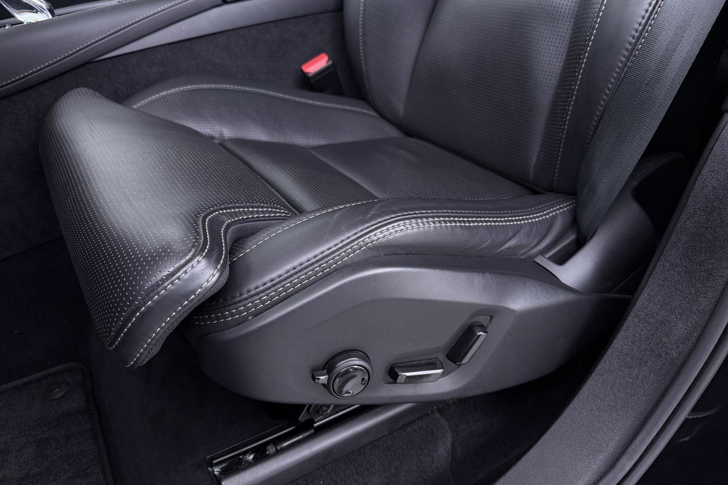 Volvo XC90 T8 Ultimate Dark | Bowers&Wilkins | Massage+Ventilatie | Panoramadak | 360° Camera | Head-Up | BLIS | 22 Inch
