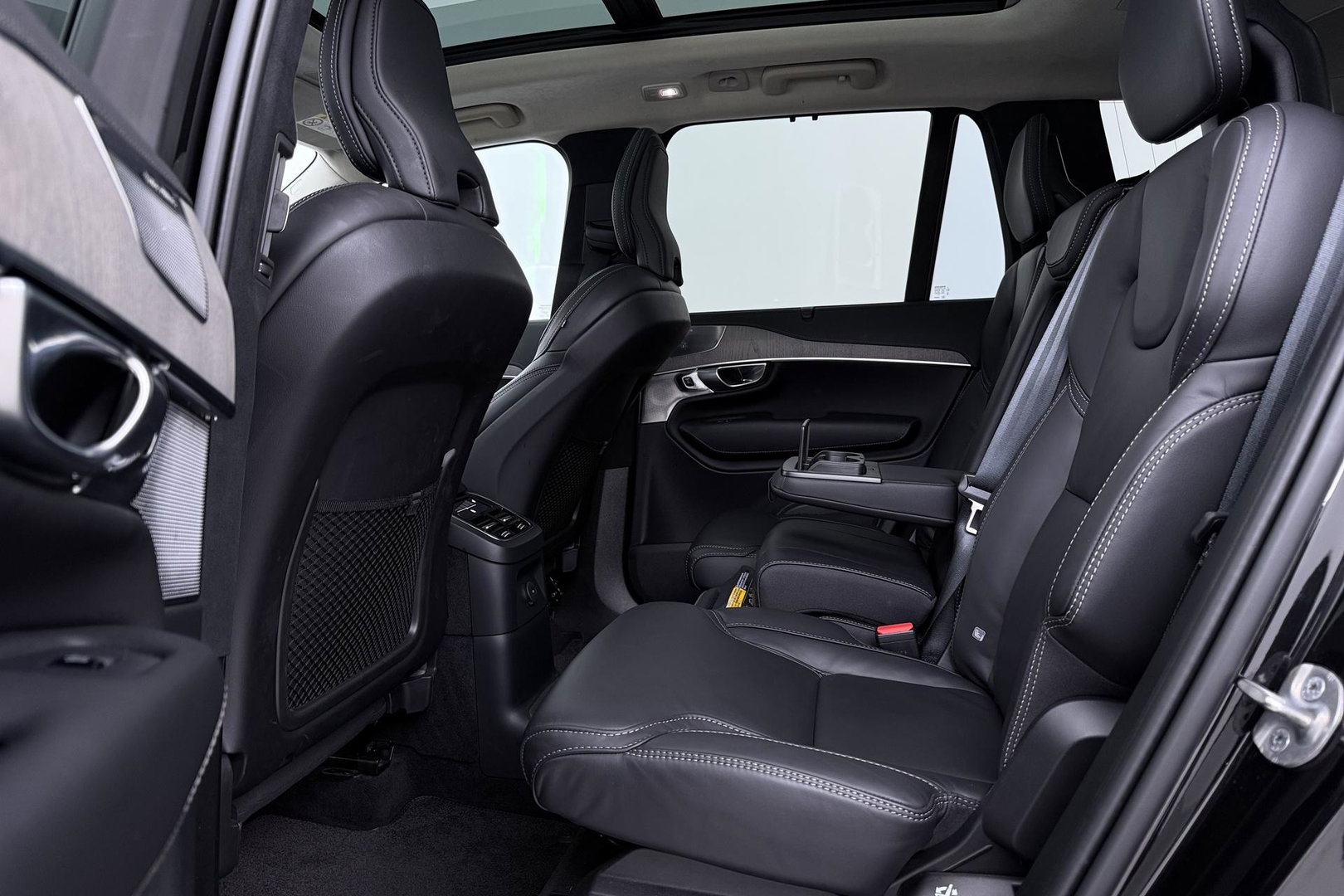 Volvo XC90 T8 Ultimate Dark | Bowers&Wilkins | Massage+Ventilatie | Panoramadak | 360° Camera | Head-Up | BLIS | 22 Inch