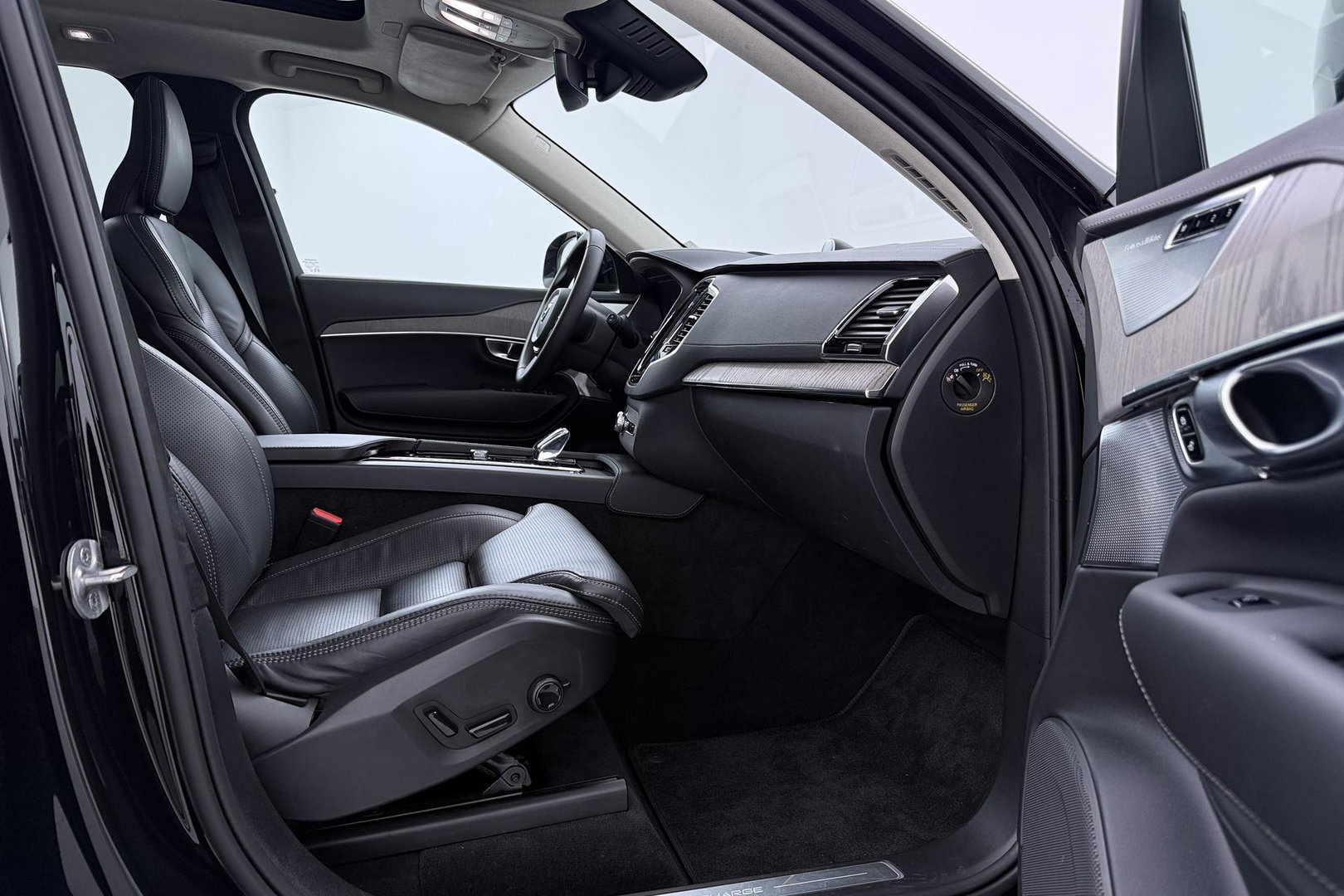 Volvo XC90 T8 Ultimate Dark | Bowers&Wilkins | Massage+Ventilatie | Panoramadak | 360° Camera | Head-Up | BLIS | 22 Inch