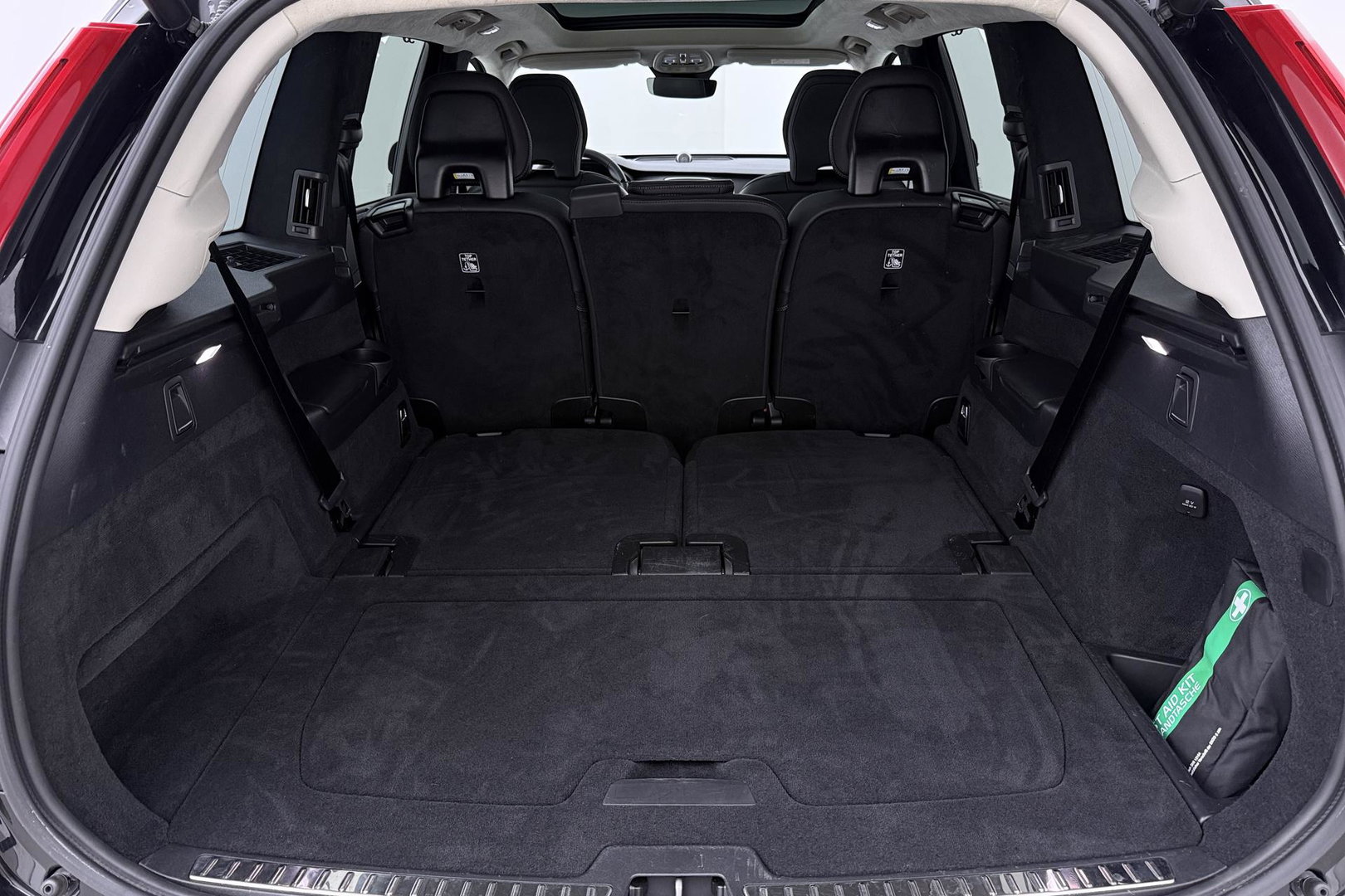Volvo XC90 T8 Ultimate Dark | Bowers&Wilkins | Massage+Ventilatie | Panoramadak | 360° Camera | Head-Up | BLIS | 22 Inch