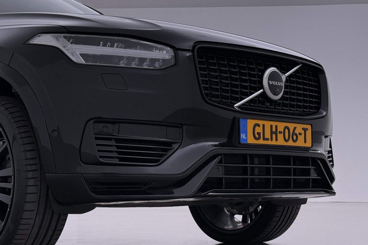 Volvo XC90 T8 Ultimate Dark | Bowers&Wilkins | Massage+Ventilatie | Panoramadak | 360° Camera | Head-Up | BLIS | 22 Inch