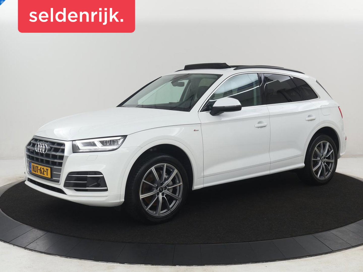 Audi Q5 50 TFSI e quattro S edition | SOH 85,5% | Panoramadak | Half leder | Stoelverwarming | Adaptive cruise | Dodehoek detectie | Camera | Park assist | Navigatie | Bluetooth | Climate control
