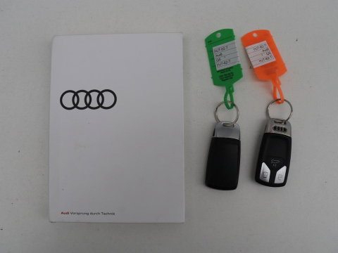 Audi Q5 50 TFSI e quattro S edition | SOH 85,5% | Panoramadak | Half leder | Stoelverwarming | Adaptive cruise | Dodehoek detectie | Camera | Park assist | Navigatie | Bluetooth | Climate control