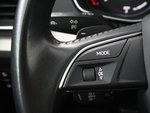 Audi Q5 50 TFSI e quattro S edition | SOH 85,5% | Panoramadak | Half leder | Stoelverwarming | Adaptive cruise | Dodehoek detectie | Camera | Park assist | Navigatie | Bluetooth | Climate control
