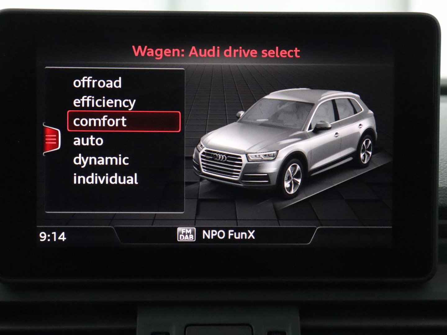 Audi Q5 50 TFSI e quattro S edition | SOH 85,5% | Panoramadak | Half leder | Stoelverwarming | Adaptive cruise | Dodehoek detectie | Camera | Park assist | Navigatie | Bluetooth | Climate control