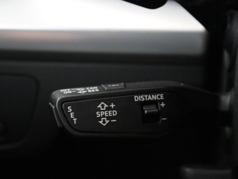 Audi Q5 50 TFSI e quattro S edition | SOH 85,5% | Panoramadak | Half leder | Stoelverwarming | Adaptive cruise | Dodehoek detectie | Camera | Park assist | Navigatie | Bluetooth | Climate control