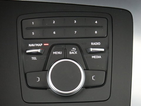 Audi Q5 50 TFSI e quattro S edition | SOH 85,5% | Panoramadak | Half leder | Stoelverwarming | Adaptive cruise | Dodehoek detectie | Camera | Park assist | Navigatie | Bluetooth | Climate control