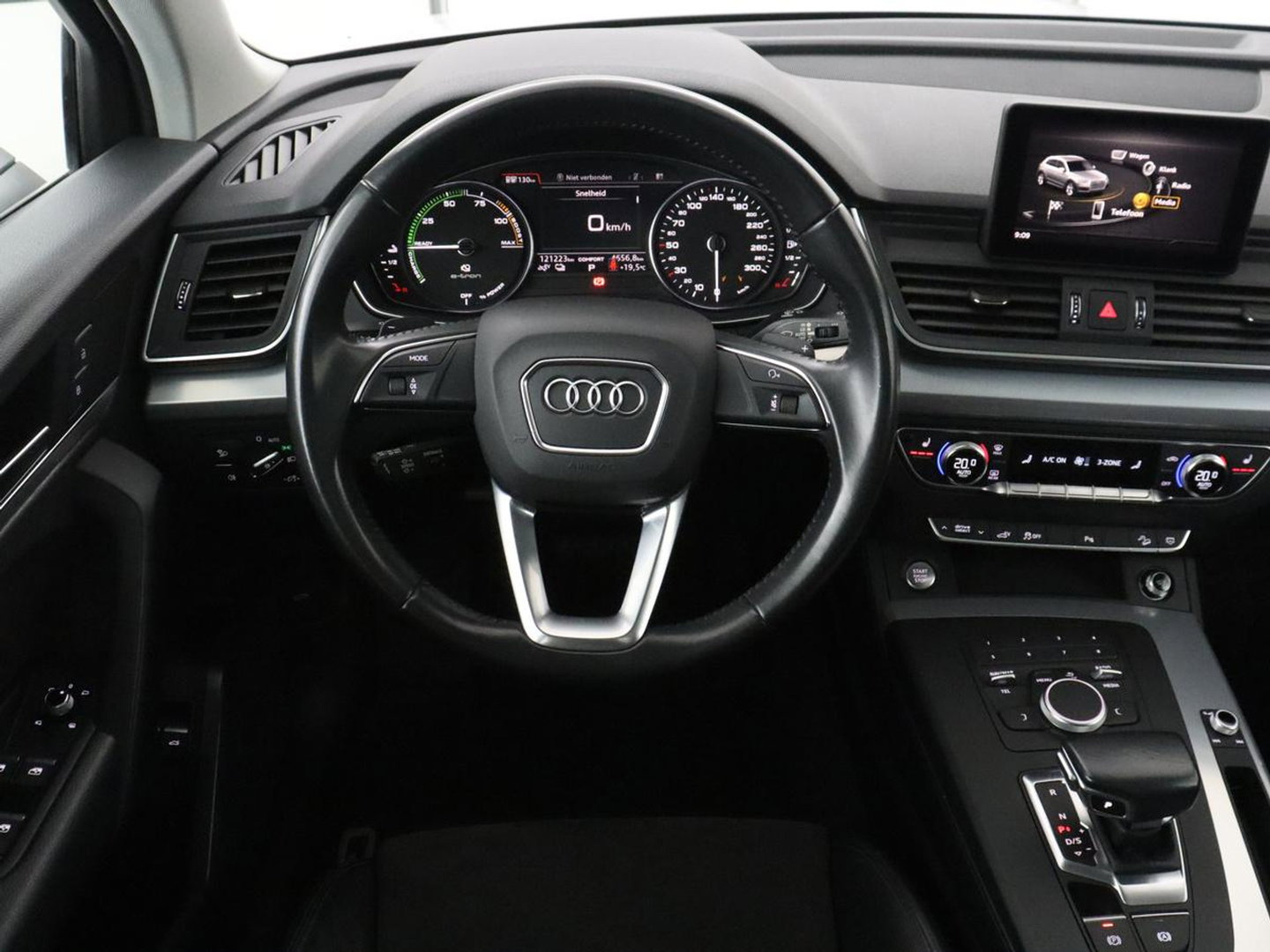 Audi Q5 50 TFSI e quattro S edition | SOH 85,5% | Panoramadak | Half leder | Stoelverwarming | Adaptive cruise | Dodehoek detectie | Camera | Park assist | Navigatie | Bluetooth | Climate control