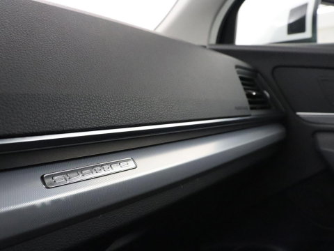 Audi Q5 50 TFSI e quattro S edition | SOH 85,5% | Panoramadak | Half leder | Stoelverwarming | Adaptive cruise | Dodehoek detectie | Camera | Park assist | Navigatie | Bluetooth | Climate control
