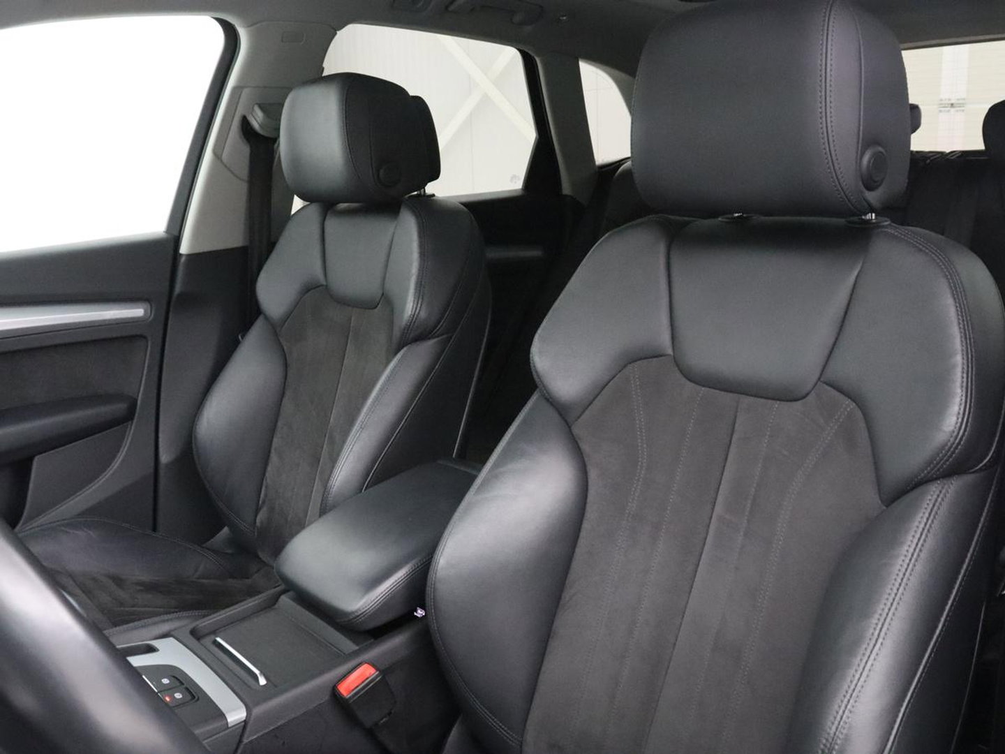 Audi Q5 50 TFSI e quattro S edition | SOH 85,5% | Panoramadak | Half leder | Stoelverwarming | Adaptive cruise | Dodehoek detectie | Camera | Park assist | Navigatie | Bluetooth | Climate control