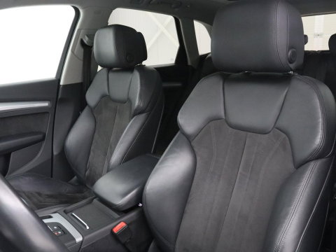 Audi Q5 50 TFSI e quattro S edition | SOH 85,5% | Panoramadak | Half leder | Stoelverwarming | Adaptive cruise | Dodehoek detectie | Camera | Park assist | Navigatie | Bluetooth | Climate control