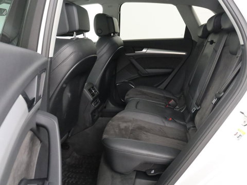 Audi Q5 50 TFSI e quattro S edition | SOH 85,5% | Panoramadak | Half leder | Stoelverwarming | Adaptive cruise | Dodehoek detectie | Camera | Park assist | Navigatie | Bluetooth | Climate control