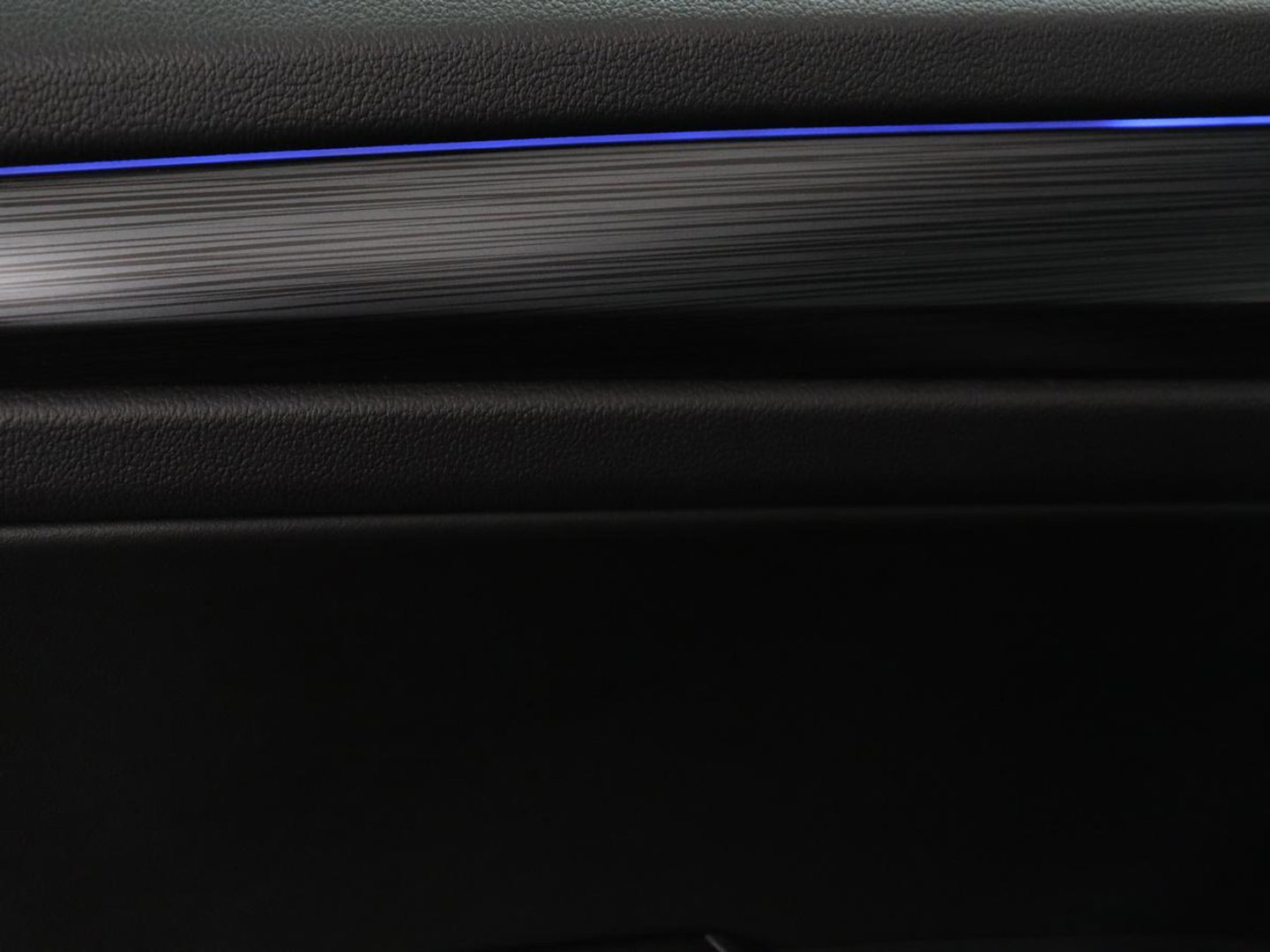 Škoda Kodiaq 1.5 TSI Business Edition | Leder/alcantara | Cruise control | Trekhaak | Carplay | Camera | Park assist | Sfeerverlichting | Climate control | Full LED