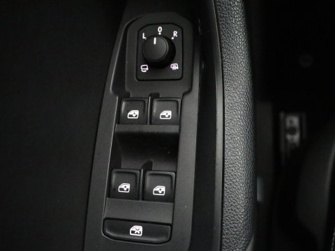 Škoda Kodiaq 1.5 TSI Business Edition | Leder/alcantara | Cruise control | Trekhaak | Carplay | Camera | Park assist | Sfeerverlichting | Climate control | Full LED
