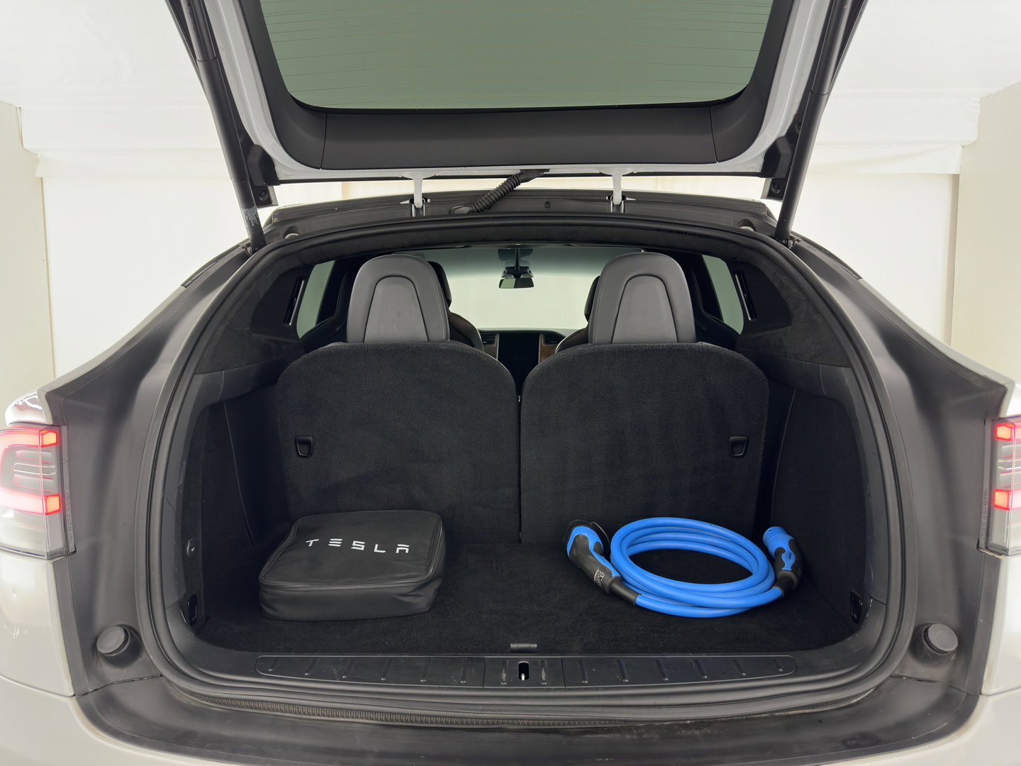 Tesla Model X 100D Long Range 6 pers. (INCL. BTW) *AUT | PANO | LEATHER | NAVI-FULLMAP | FULL-LED | AIRSUSPENSION | DIGI-COCKPIT | FASTLOADER | KEYLESS | DAB+ | HEATED-SPORTSEATS | PRIVACY-GLASS | AUTOPILOT |  20"ALU*