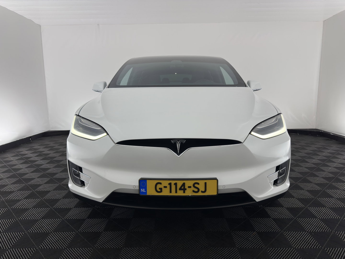 Tesla Model X 100D Long Range 6 pers. (INCL. BTW) *AUT | PANO | LEATHER | NAVI-FULLMAP | FULL-LED | AIRSUSPENSION | DIGI-COCKPIT | FASTLOADER | KEYLESS | DAB+ | HEATED-SPORTSEATS | PRIVACY-GLASS | AUTOPILOT |  20"ALU*