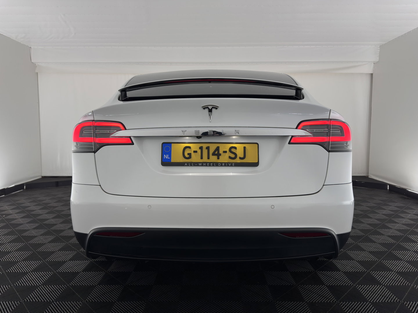 Tesla Model X 100D Long Range 6 pers. (INCL. BTW) *AUT | PANO | LEATHER | NAVI-FULLMAP | FULL-LED | AIRSUSPENSION | DIGI-COCKPIT | FASTLOADER | KEYLESS | DAB+ | HEATED-SPORTSEATS | PRIVACY-GLASS | AUTOPILOT |  20"ALU*