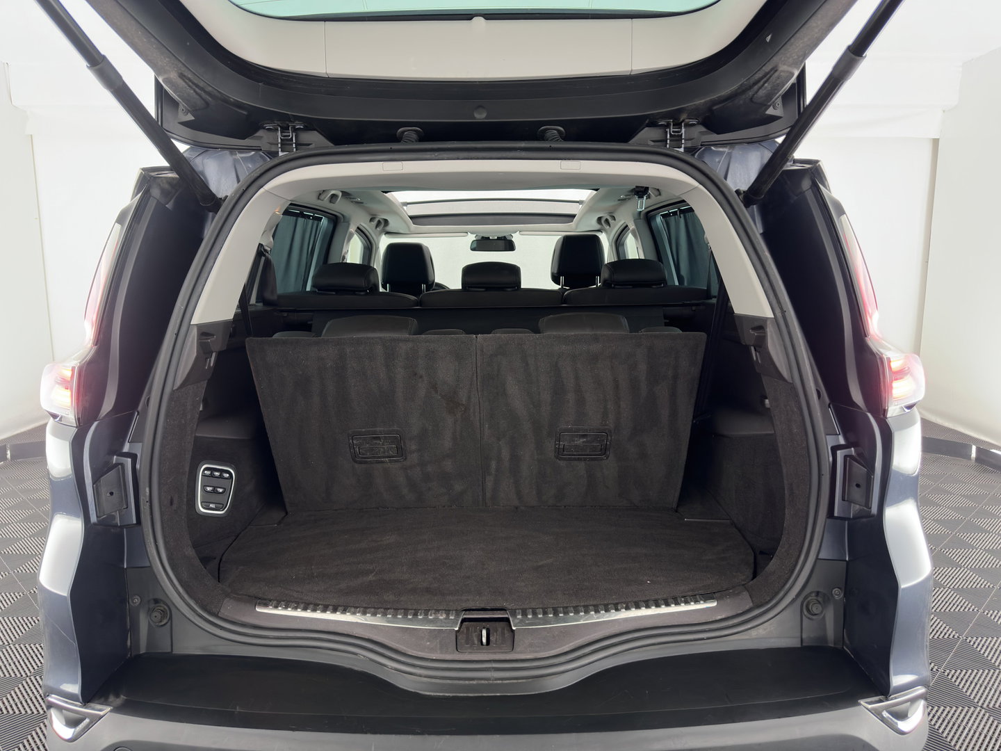 Renault Espace 2.0 Blue dCi Intens 7pers. *AUT | PANO | HEAD-UP | LEATHER | CRUISE | FULL-LED | CAMERA | KEYLESS | HEATED-COMFORTSEATS | PRIVACY-GLASS | ECC | PDC | AMBIENT-LIGHT | 19''ALU*
