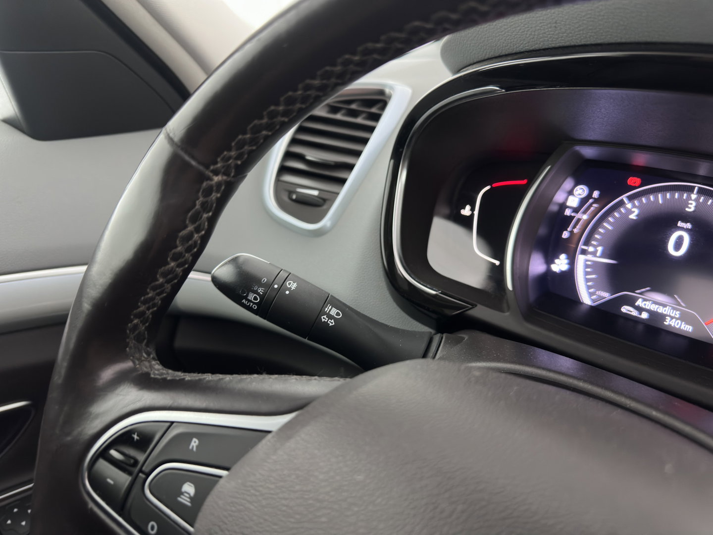 Renault Espace 2.0 Blue dCi Intens 7pers. *AUT | PANO | HEAD-UP | LEATHER | CRUISE | FULL-LED | CAMERA | KEYLESS | HEATED-COMFORTSEATS | PRIVACY-GLASS | ECC | PDC | AMBIENT-LIGHT | 19''ALU*