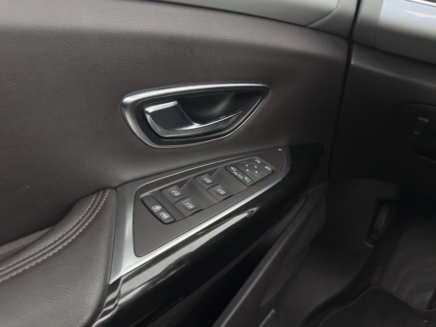 Renault Espace 2.0 Blue dCi Intens 7pers. *AUT | PANO | HEAD-UP | LEATHER | CRUISE | FULL-LED | CAMERA | KEYLESS | HEATED-COMFORTSEATS | PRIVACY-GLASS | ECC | PDC | AMBIENT-LIGHT | 19''ALU*