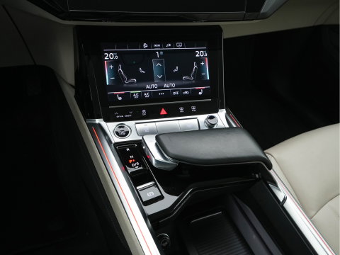 Audi Q8 e-tron 50 quattro Advanced Edition 95 kWh [3-Fase-22kW] {SoH-99%} (INCL-BTW)  Aut. *LEATHER | FULL-LED | MEMORY-PACK | ADAPTIVE-CRUISE | CAMERA | PRIVACY-GLASS | DIGI-COCKPIT | SHIFTPADDLES | DAB | AMBIENTLIGHT | TOWBAR | 20''ALU*