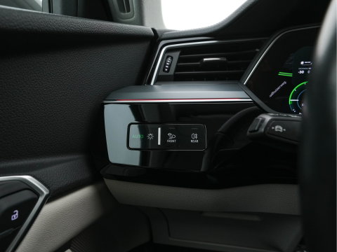 Audi Q8 e-tron 50 quattro Advanced Edition 95 kWh [3-Fase-22kW] {SoH-99%} (INCL-BTW)  Aut. *LEATHER | FULL-LED | MEMORY-PACK | ADAPTIVE-CRUISE | CAMERA | PRIVACY-GLASS | DIGI-COCKPIT | SHIFTPADDLES | DAB | AMBIENTLIGHT | TOWBAR | 20''ALU*