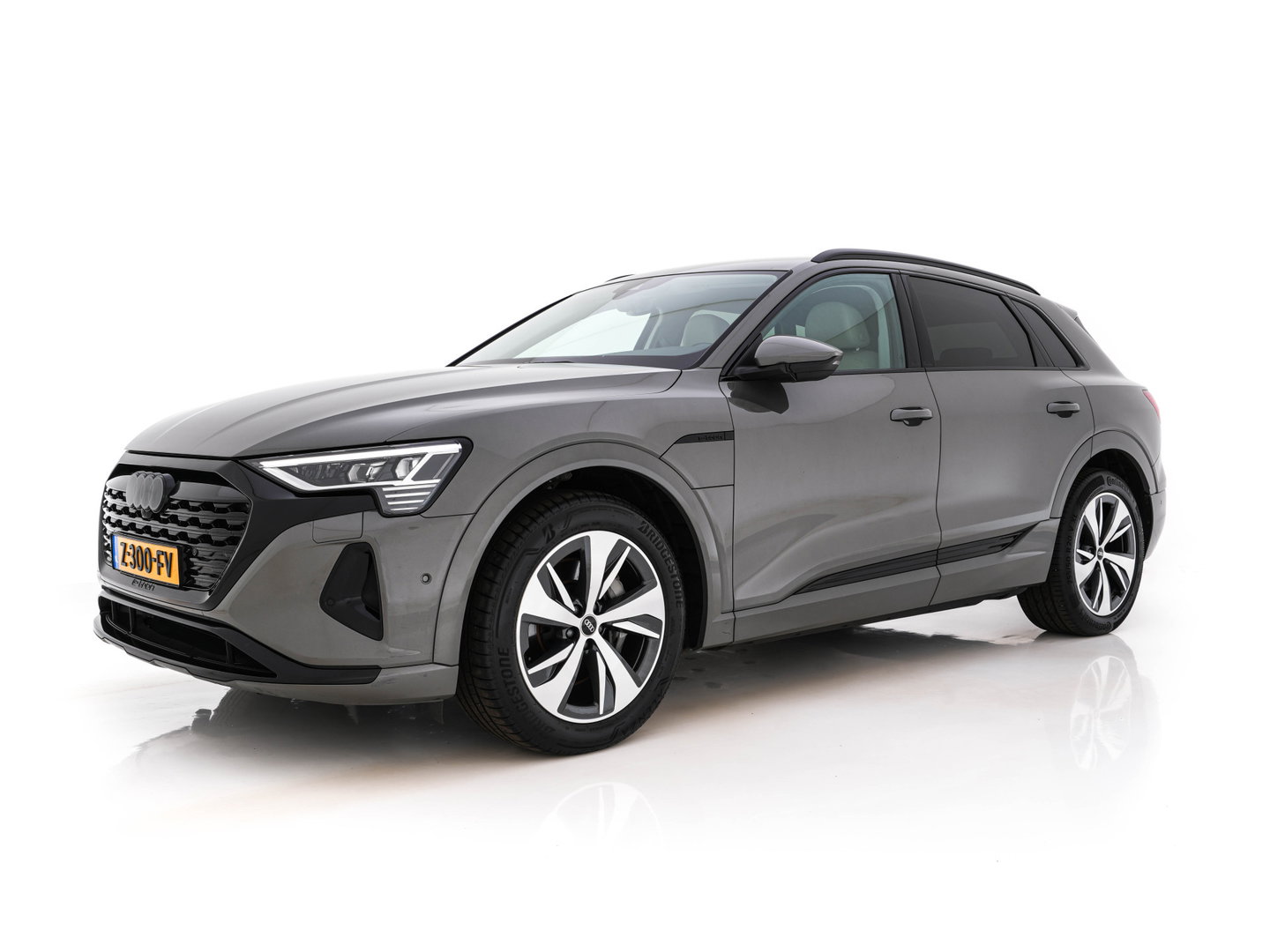 Audi Q8 e-tron 50 quattro Advanced Edition 95 kWh [3-Fase-22kW] {SoH-99%} (INCL-BTW)  Aut. *LEATHER | FULL-LED | MEMORY-PACK | ADAPTIVE-CRUISE | CAMERA | PRIVACY-GLASS | DIGI-COCKPIT | SHIFTPADDLES | DAB | AMBIENTLIGHT | TOWBAR | 20''ALU*
