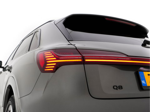 Audi Q8 e-tron 50 quattro Advanced Edition 95 kWh [3-Fase-22kW] {SoH-99%} (INCL-BTW)  Aut. *LEATHER | FULL-LED | MEMORY-PACK | ADAPTIVE-CRUISE | CAMERA | PRIVACY-GLASS | DIGI-COCKPIT | SHIFTPADDLES | DAB | AMBIENTLIGHT | TOWBAR | 20''ALU*