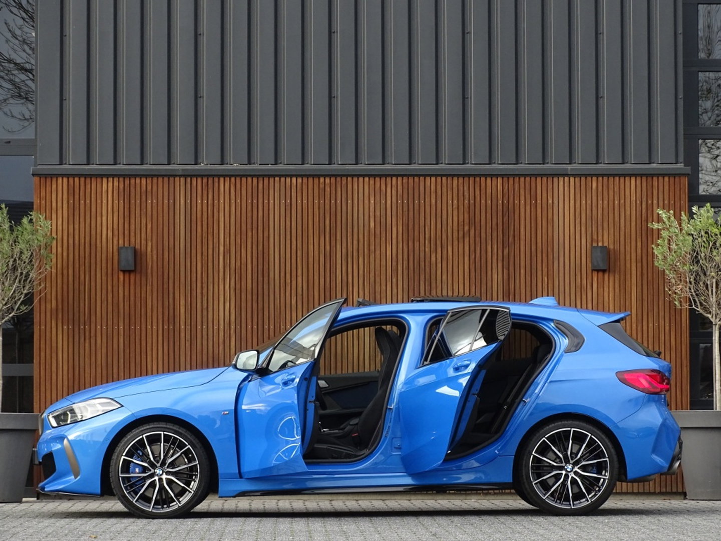 BMW 1-serie M135i 306PK xDrive M Sport / Individual / head-up / Harman Kardon