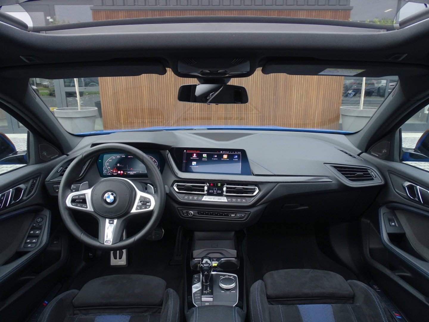 BMW 1-serie M135i 306PK xDrive M Sport / Individual / head-up / Harman Kardon