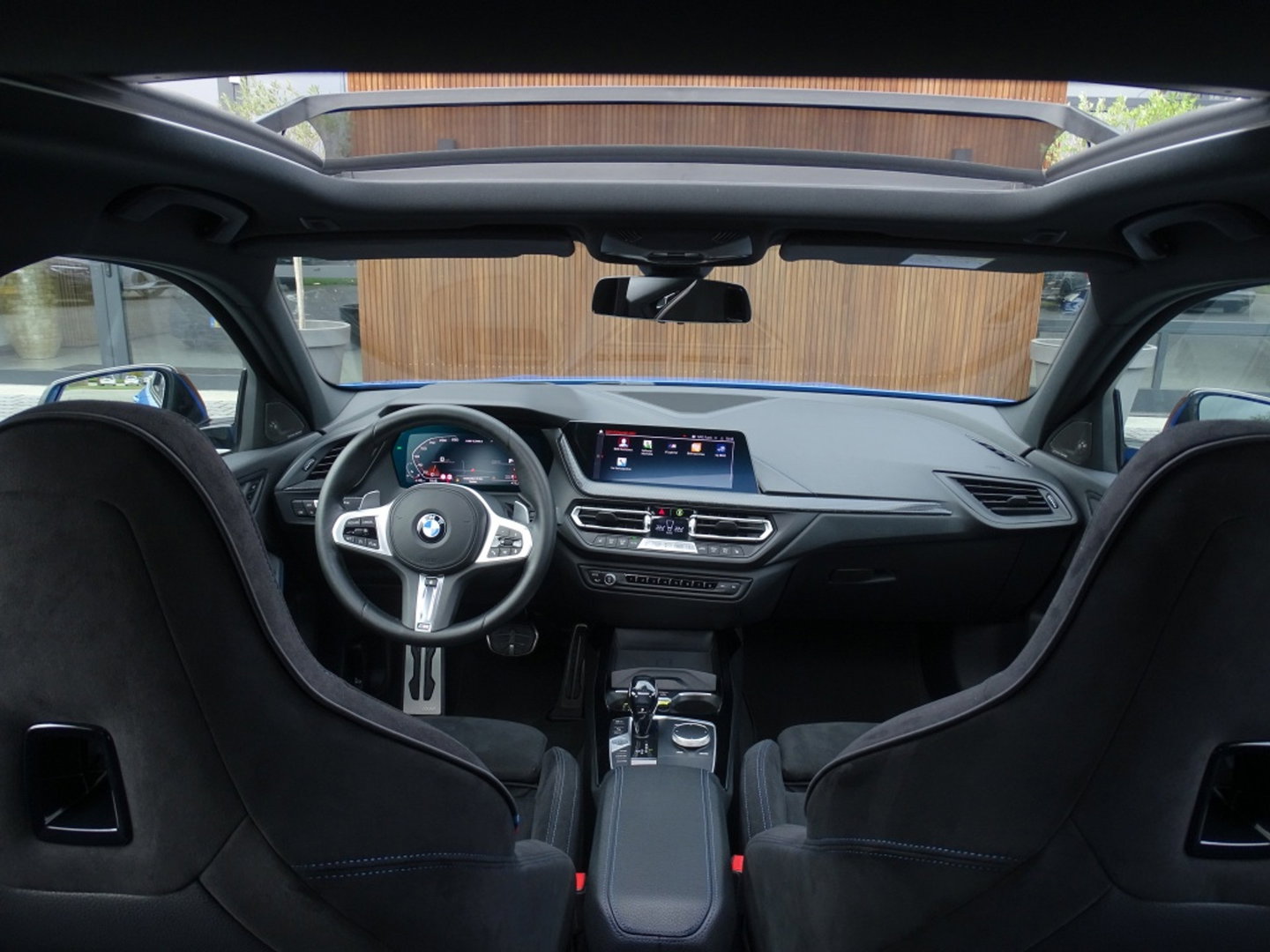 BMW 1-serie M135i 306PK xDrive M Sport / Individual / head-up / Harman Kardon