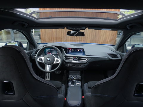 BMW 1-serie M135i 306PK xDrive M Sport / Individual / head-up / Harman Kardon
