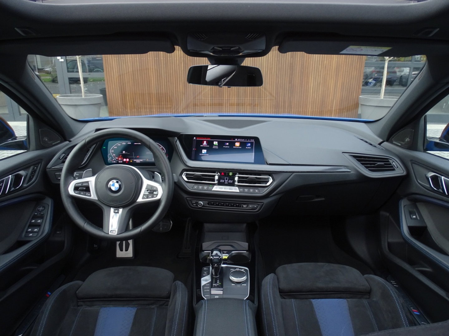 BMW 1-serie M135i 306PK xDrive M Sport / Individual / head-up / Harman Kardon