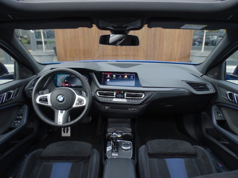 BMW 1-serie M135i 306PK xDrive M Sport / Individual / head-up / Harman Kardon