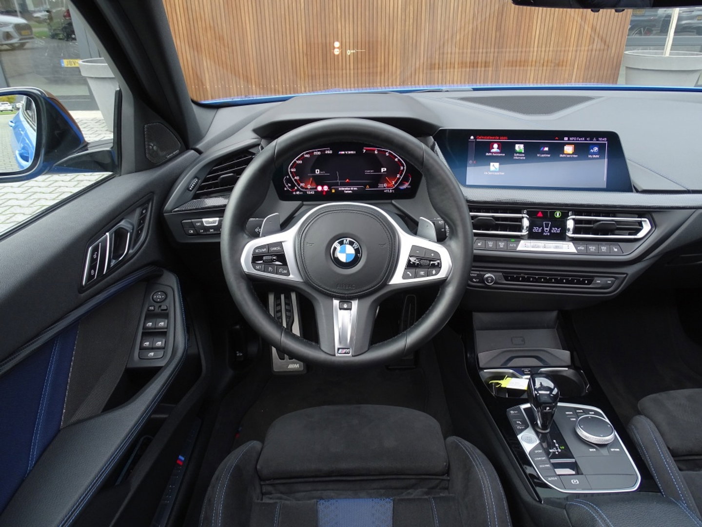 BMW 1-serie M135i 306PK xDrive M Sport / Individual / head-up / Harman Kardon