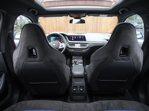 BMW 1-serie M135i 306PK xDrive M Sport / Individual / head-up / Harman Kardon