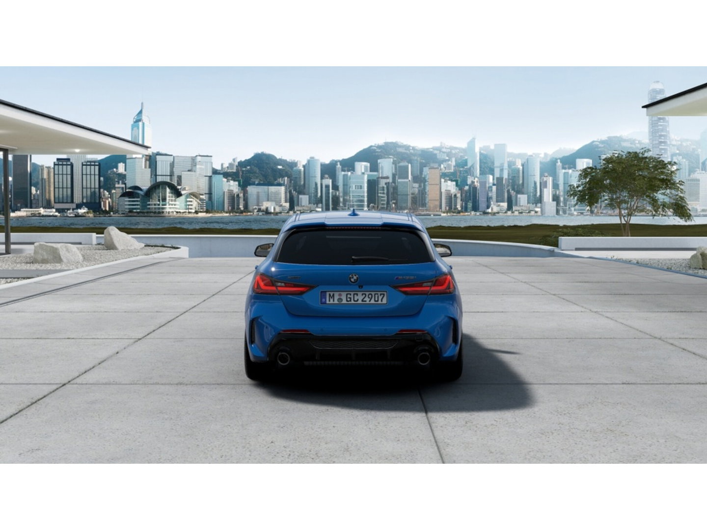 BMW 1-serie M135i 306PK xDrive M Sport / Individual / head-up / Harman Kardon